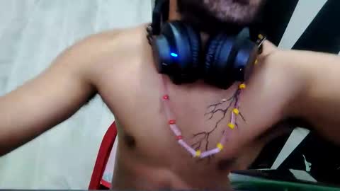 thehousedog online show from February 17, 4:09 am