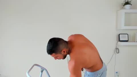 Snapshot of theinderhoot chatting on January 8, 2:46 pm theinderhoot online show from January 8, 2:46 pm