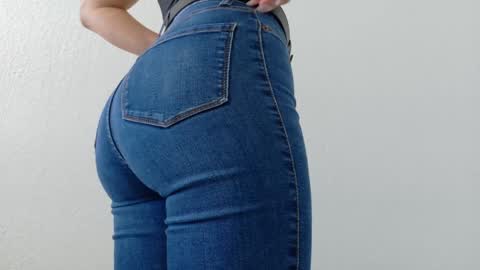 Lily Marie online show from April 8, 6:19 pm