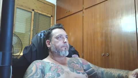 Snapshot of thekier chatting on November 18, 2:43 pm thekier online show from November 18, 2:43 pm