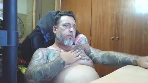 Snapshot of thekier chatting on November 19, 2:44 am thekier online show from November 19, 2:44 am