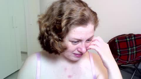 Snapshot of theladysblush chatting on January 24, 6:03 am Ella online show from January 24, 6:03 am