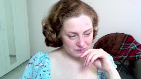 Snapshot of theladysblush chatting on January 25, 8:00 am Ella online show from January 25, 8:00 am