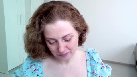 Snapshot of theladysblush chatting on February 27, 8:06 am Ella online show from February 27, 8:06 am