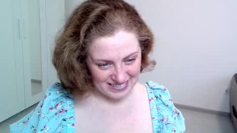 Snapshot of theladysblush chatting on February 27, 2:21 pm Ella online show from February 27, 2:21 pm