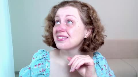 Snapshot of theladysblush chatting on March 10, 6:27 am Ella online show from March 10, 6:27 am