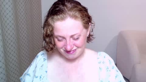 Snapshot of theladysblush chatting on September 17, 7:04 pm Ella online show from September 17, 7:04 pm