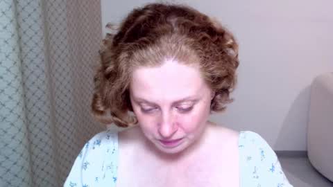 Snapshot of theladysblush chatting on September 22, 8:00 pm Ella online show from September 22, 8:00 pm