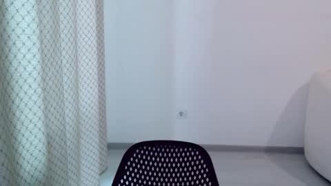 Ella online show from January 14, 8:42 am