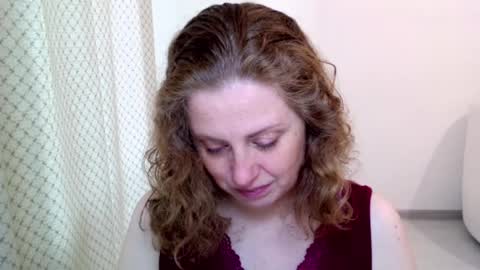 Snapshot of theladysblush chatting on May 29, 8:12 am Ella online show from May 29, 8:12 am