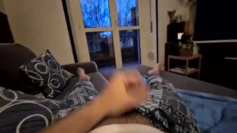 Snapshot of thelasthornet chatting on December 8, 6:33 am Thelasthornet online show from December 8, 6:33 am