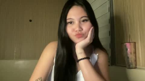 thelifeof_kiara online show from July 1, 1:02 pm