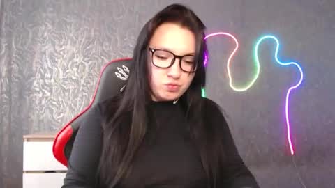 Lisa online show from April 21, 9:37 am