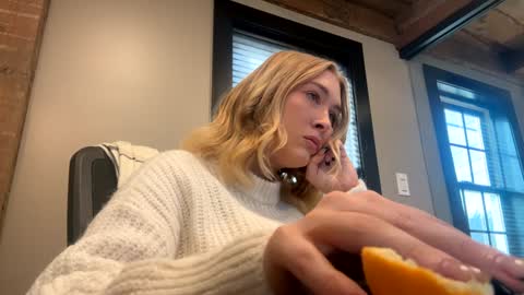 Snapshot of thelittlebambii chatting on January 9, 4:06 pm Little Bambii online show from January 9, 4:06 pm