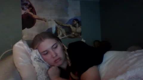 Snapshot of thelittlebambii chatting on November 25, 4:12 am Little Bambii online show from November 25, 4:12 am