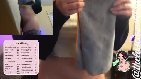 Snapshot of thelusciouslibra chatting on October 20, 10:21 pm thelusciouslibra online show from October 20, 10:21 pm