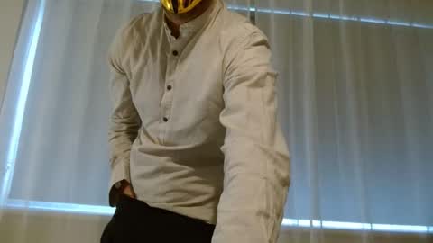 Snapshot of themaskedlondoner chatting on February 1, 11:20 am The Masked Londoner online show from February 1, 11:20 am