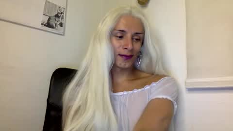 Lucy Lucy online show from December 20, 2:52 am