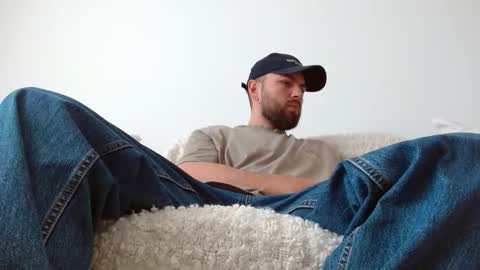 TheMonarchGoat online show from April 7, 5:30 am