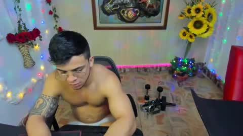 Snapshot of themuscularvenezuelanman chatting on February 3, 6:34 am themuscularvenezuelanman online show from February 3, 6:34 am