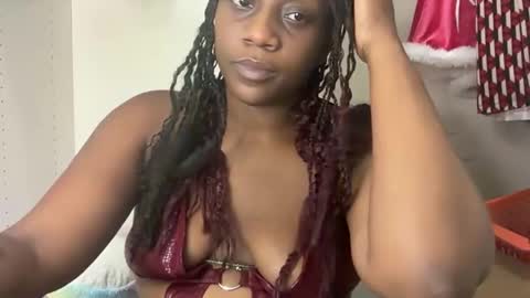 TheNaturalGoddess online show from May 25, 10:27 pm
