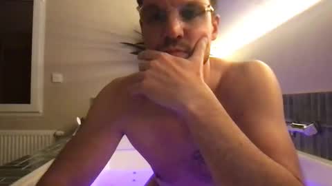 thenudeworldrover online show from April 12, 9:09 pm