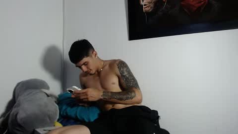 theo_levis online show from April 2, 8:28 pm