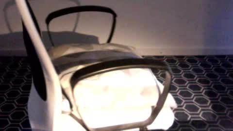 Snapshot of theofficeguy_89 chatting on February 18, 7:04 am theofficeguy_89 online show from February 18, 7:04 am