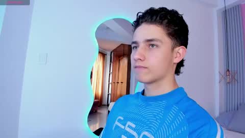 Snapshot of theohawke_ chatting on January 4, 5:47 pm THEO- MATEO online show from January 4, 5:47 pm