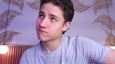 Snapshot of theohawke_ chatting on January 22, 1:53 pm THEO- MATEO online show from January 22, 1:53 pm