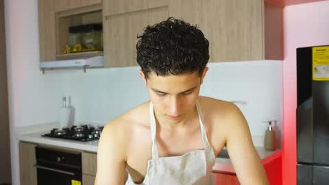 Snapshot of theohawke_ chatting on February 14, 11:53 pm THEO- MATEO online show from February 14, 11:53 pm