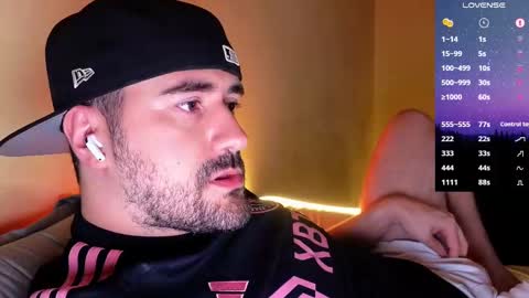 Snapshot of theoravi chatting on November 2, 3:09 am Theo Ravi online show from November 2, 3:09 am