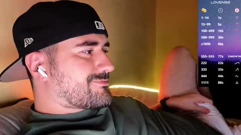 Snapshot of theoravi chatting on November 14, 3:16 am Theo Ravi online show from November 14, 3:16 am