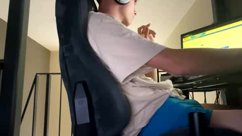 Snapshot of theothede19cm chatting on October 16, 11:33 am theothede19cm online show from October 16, 11:33 am