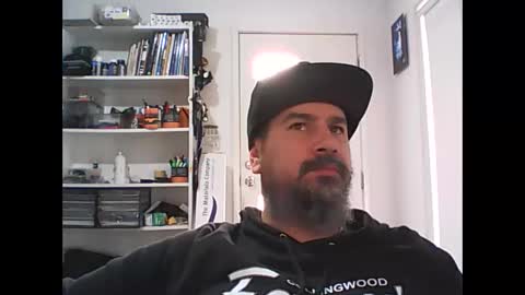 Snapshot of theozbeardguy chatting on May 26, 12:39 am aussiebeard online show from May 26, 12:39 am
