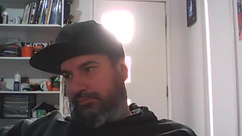 Snapshot of theozbeardguy chatting on June 15, 1:08 am aussiebeard online show from June 15, 1:08 am