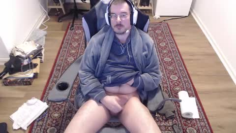 Snapshot of thepervertshow chatting on January 17, 10:22 am WillyWanker online show from January 17, 10:22 am