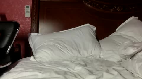 Snapshot of thepyngwieee chatting on December 20, 12:38 pm Fansly. there many hot fuck vids with me online show from December 20, 12:38 pm