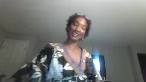 Snapshot of therayerevealed chatting on December 22, 6:05 pm therayerevealed online show from December 22, 6:05 pm