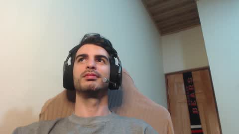 Snapshot of therazhanen chatting on January 10, 4:54 am Santiago Enrique online show from January 10, 4:54 am