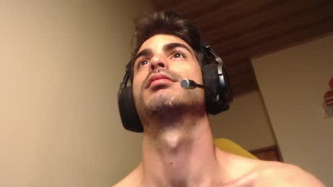 Snapshot of therazhanen chatting on January 16, 5:32 am Santiago Enrique online show from January 16, 5:32 am