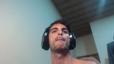 Snapshot of therazhanen chatting on February 9, 4:46 am Santiago Enrique online show from February 9, 4:46 am