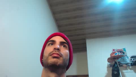 Snapshot of therazhanen chatting on October 19, 6:36 am Santiago Enrique online show from October 19, 6:36 am