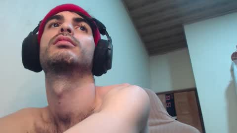 Snapshot of therazhanen chatting on November 1, 7:10 am Santiago Enrique online show from November 1, 7:10 am