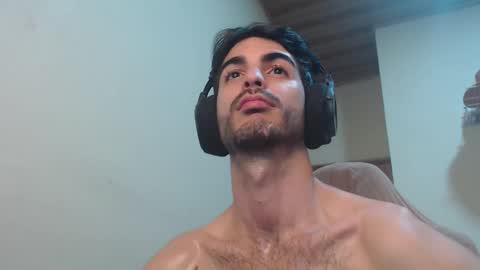 Snapshot of therazhanen chatting on November 9, 2:10 am Santiago Enrique online show from November 9, 2:10 am