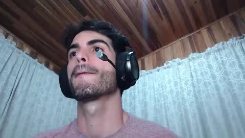 Snapshot of therazhanen chatting on December 23, 7:17 am Santiago Enrique online show from December 23, 7:17 am