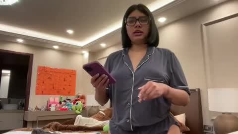 Snapshot of therealcamilabaddie chatting on October 7, 3:04 am therealcamilabaddie online show from October 7, 3:04 am