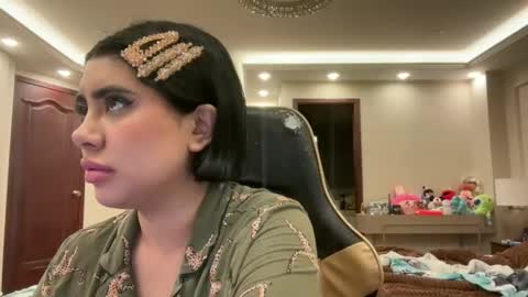 Snapshot of therealcamilabaddie chatting on November 23, 6:24 am therealcamilabaddie online show from November 23, 6:24 am