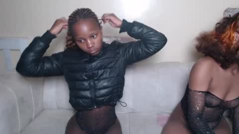 Snapshot of therealdesire chatting on May 19, 2:29 am therealdesire online show from May 19, 2:29 am