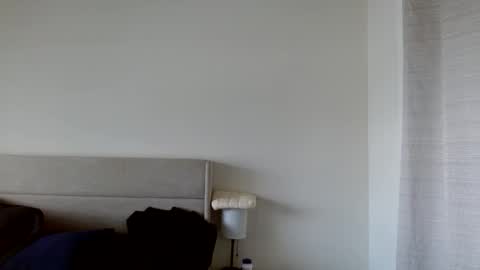 Yoshi online show from November 25, 6:08 pm